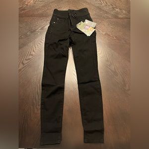 Guess NWT Shape Up Black Rinse Wash Jeans 24